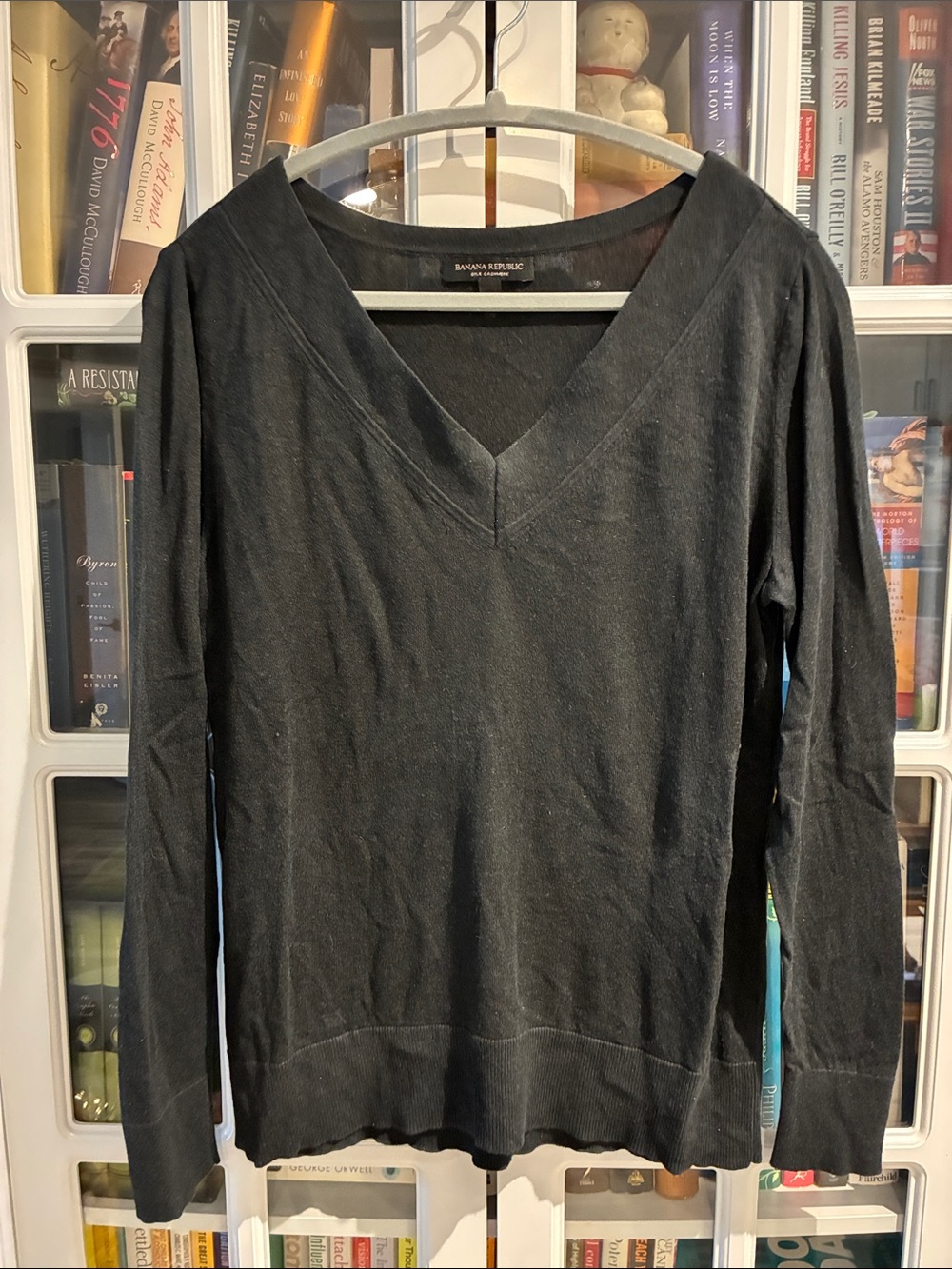 Banana Republic Silk Cashmere Black V-Neck Long Sleeve Sweater